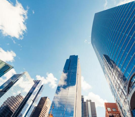 Преодолевая «стеклянный потолок» Преодолевая «стеклянный потолок»